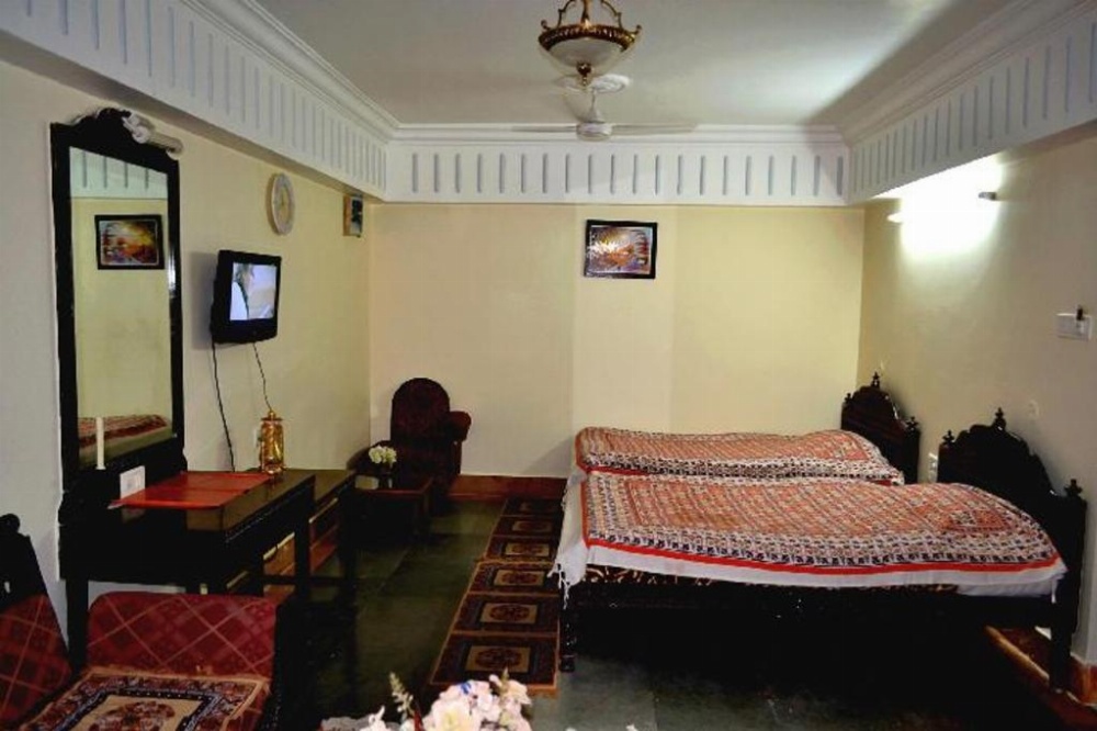 Room image 3