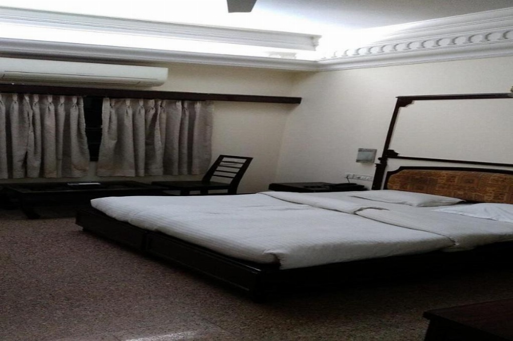 Room image 3