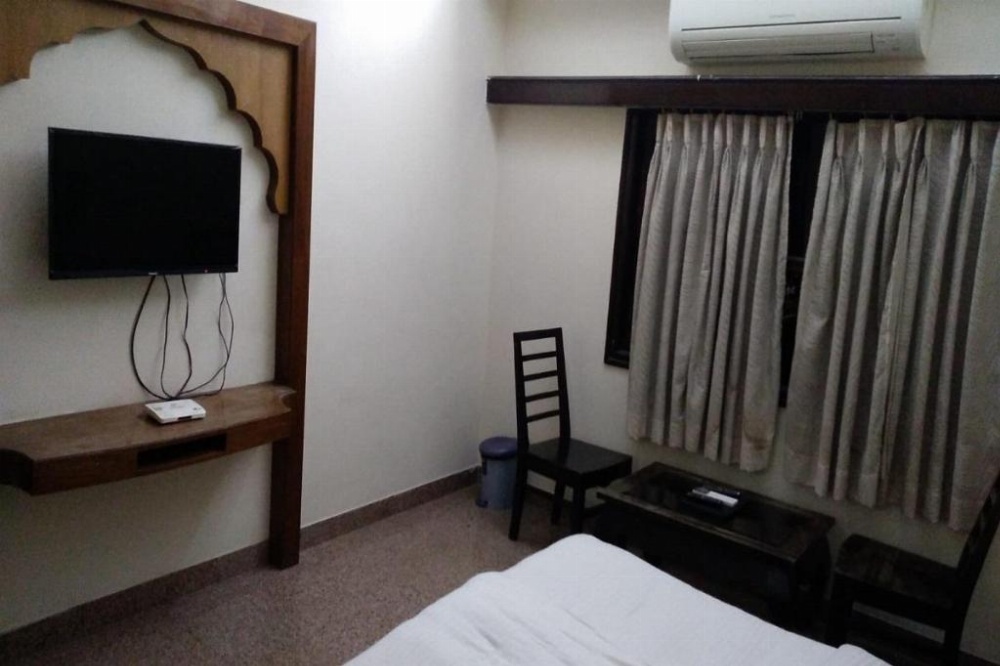 Room image 4