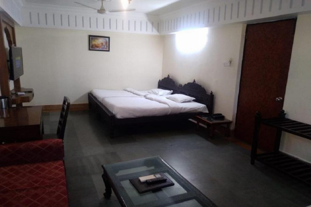 Room image 3