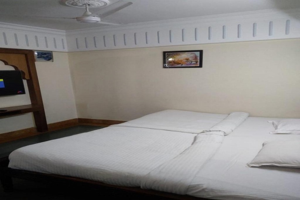 Room image 4